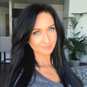 Meet your Posher, Iana